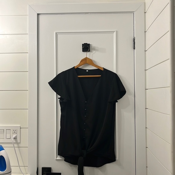 Amazon Black Short Sleeve Tie Front Top - Picture 1 of 3